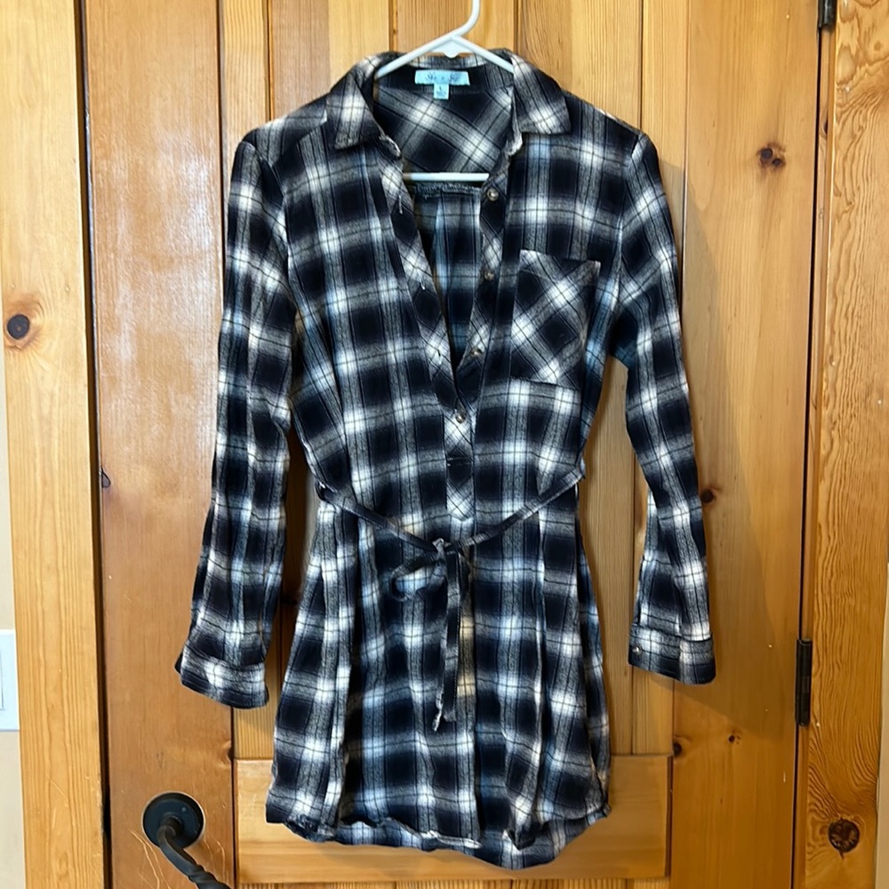 Large Plaid tunic / shirt dress.  💙🖤💙🖤
